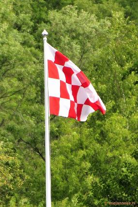 20wind52 20/52 Wind. This is the flag of one of the twelve provinces of the Netherlands. It is Noord (North) Brabant in the southern of the Netherlands. Maybe in my...